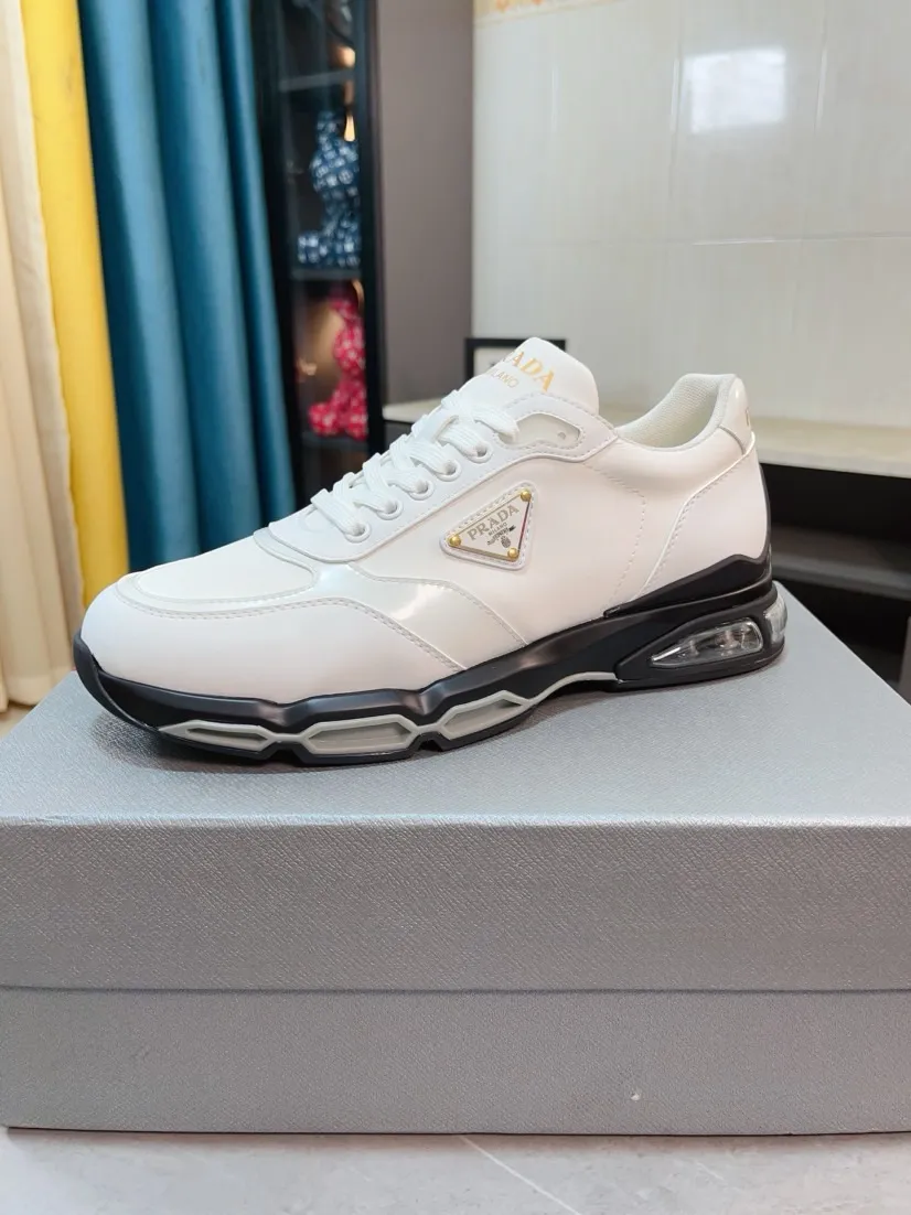 Men's shoes 💰660🌹🌹High-quality new Prada counters are launched simultaneously. The new men's shoes and 😘fabrics are selected from imported mesh and glue-spraying technology. Imported cowhide lining. 👍🏿High-end☄️Open-molded non-slip rubber outsole, exquisite lines, simple and elegant, comfortable and high-end for leisure travel. Code number: 38 to 44